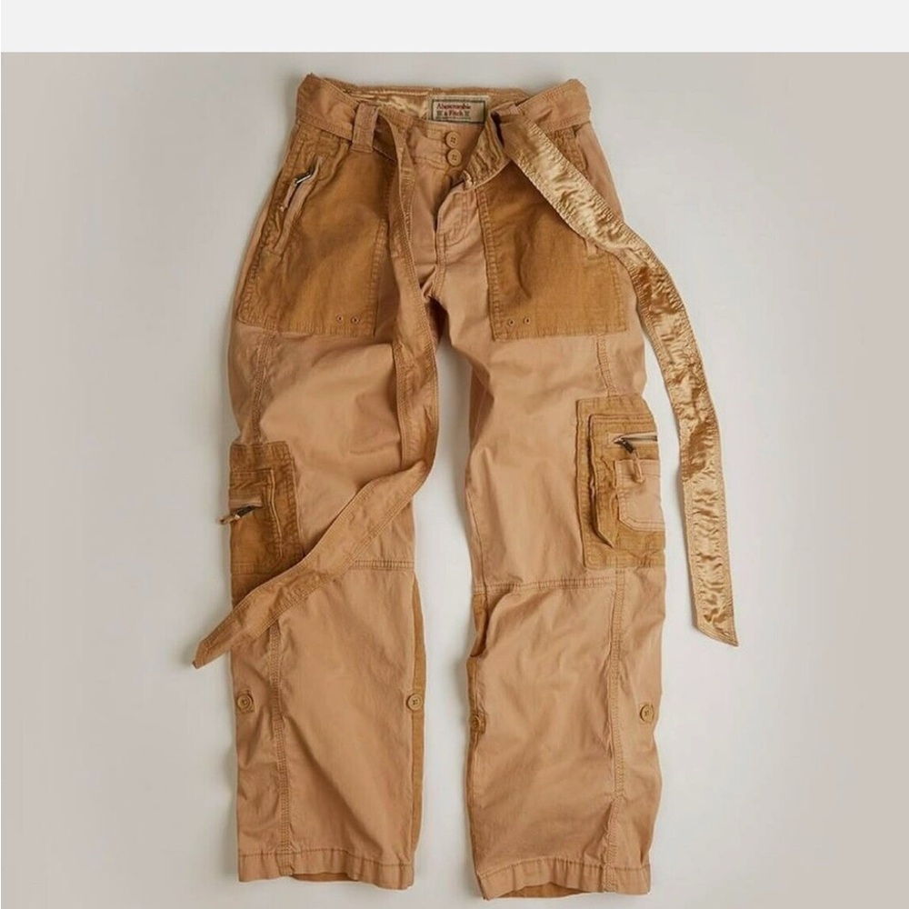 NWT Abercrombie & Fitch Wide Leg Cargo Pants in Light Tan